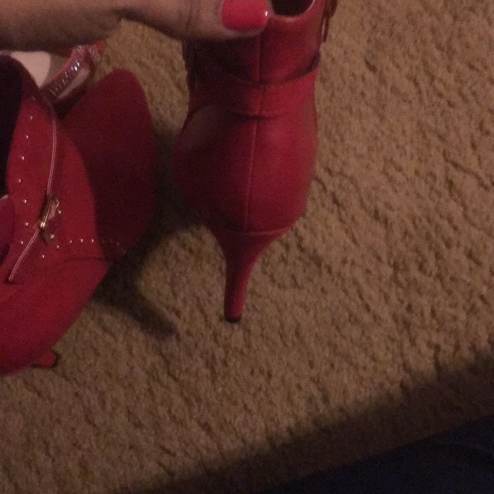 Red booties - Picture 3 of 4